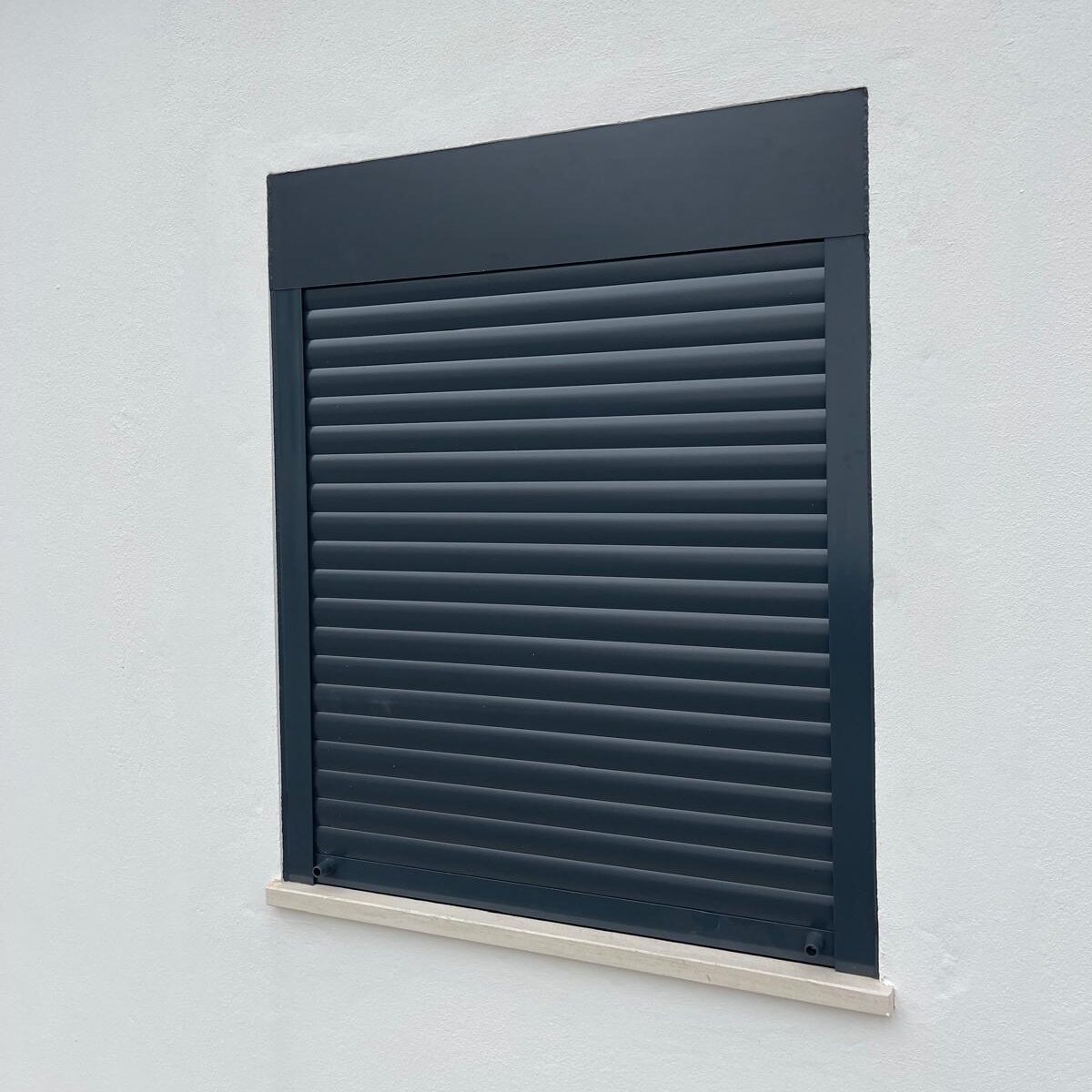 Estores_compactos_cinza